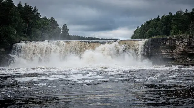 Guided tour to UNESCO Kuldīga town and Venta River waterfall
