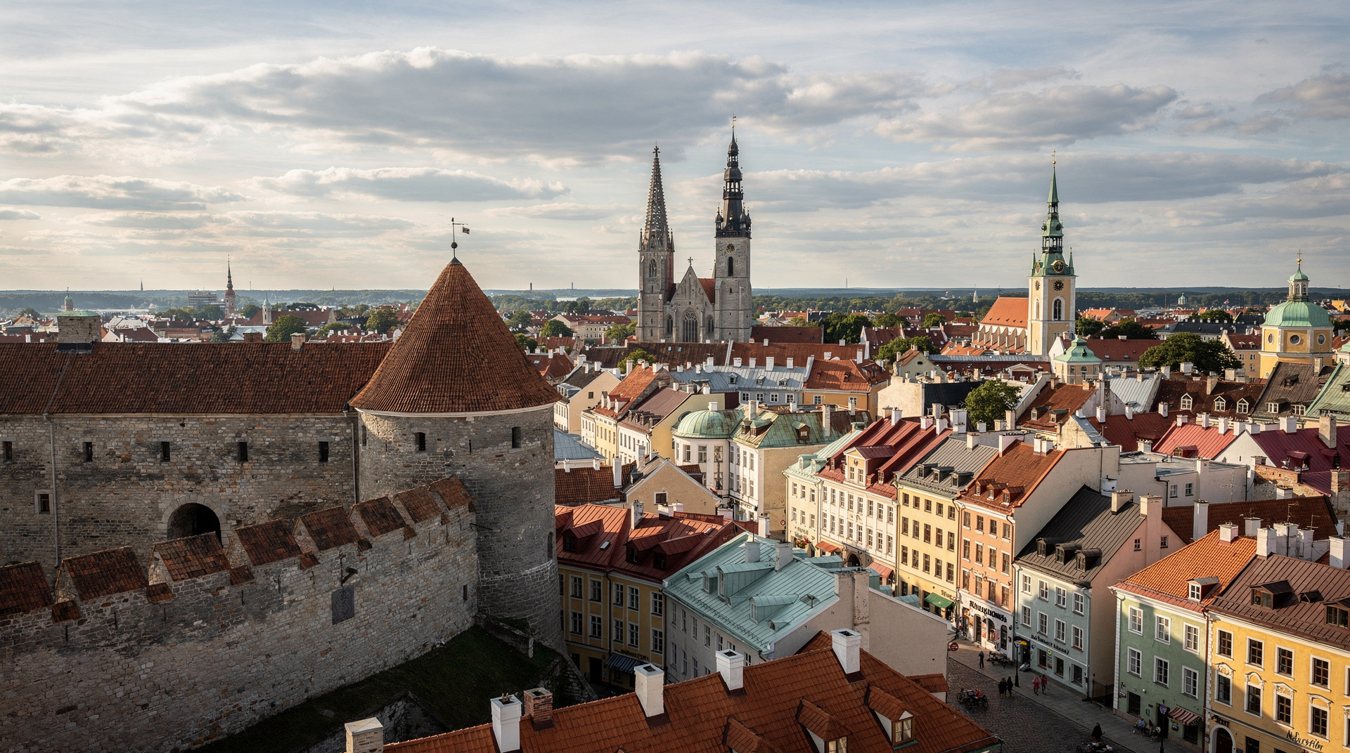 Tallinn da Riga: guida alla gita giornaliera (4 h di autobus, €15–25), Latvia