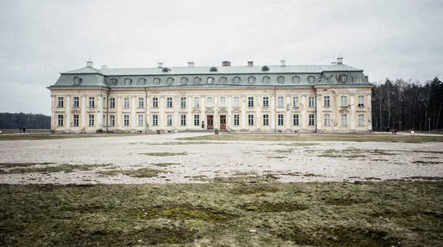 From Riga: Rundāle Palace and Bauska Castle round-trip tour