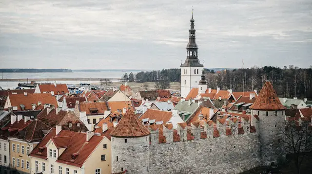 Explore the Baltics: Riga–Tallinn day trip with stops